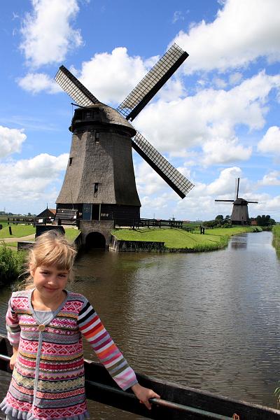nederland7209.JPG - Windmills near the village of Schermerhorn
