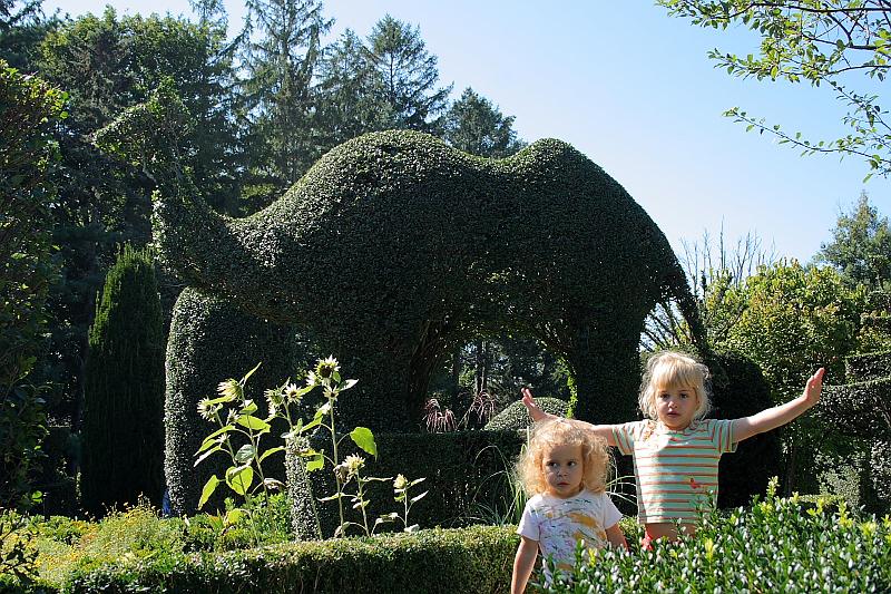 newport2576.JPG - Green Animals