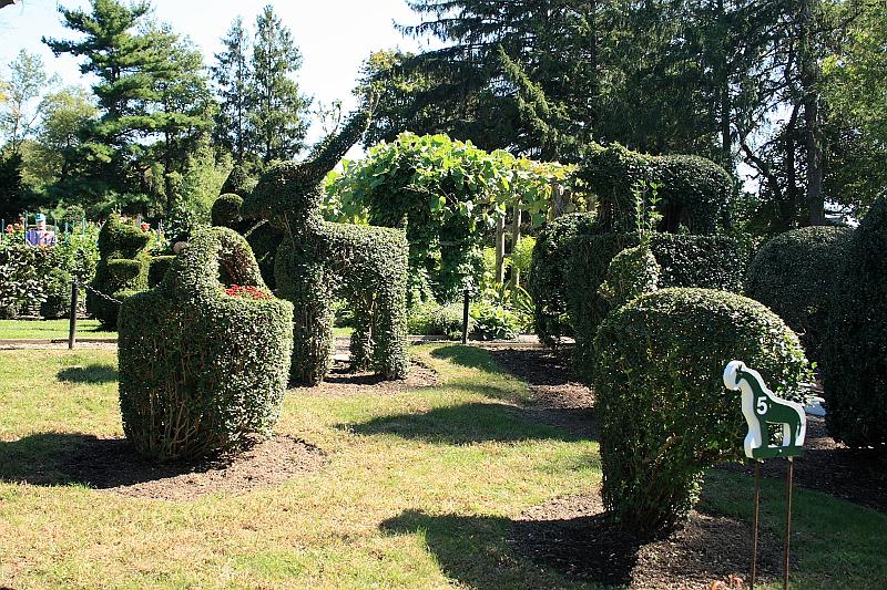 newport2580.JPG - Green Animals