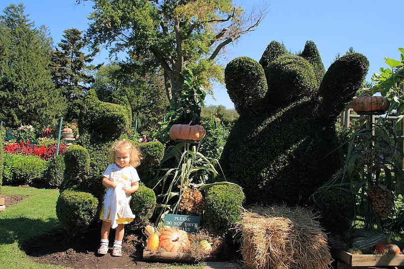 newport2584.JPG - Green Animals