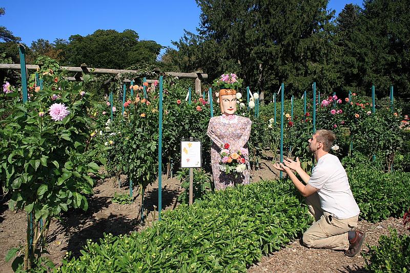 newport2591.JPG - Green Animals