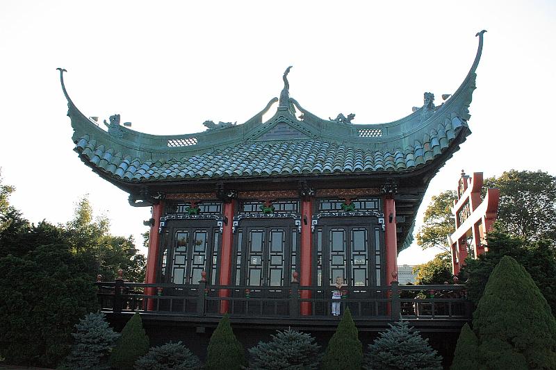 newport2609.JPG - Chinese Tea House in Marble House