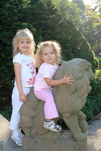 newport2614.JPG - Chinese Tea House in Marble House