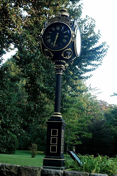 newp4113.JPG - The Illustration museum Clock