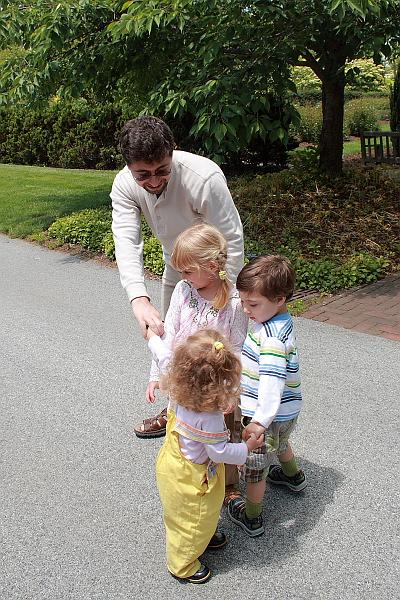 phil0778.JPG - Longwood gardens - Andrey with kids