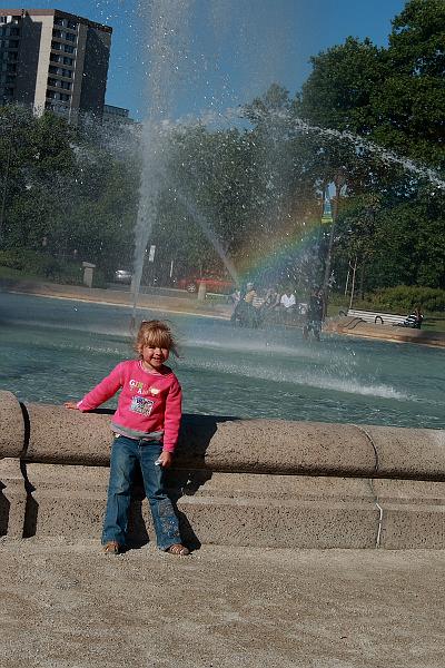 phil0834.JPG - Fountain on the Logan Circle