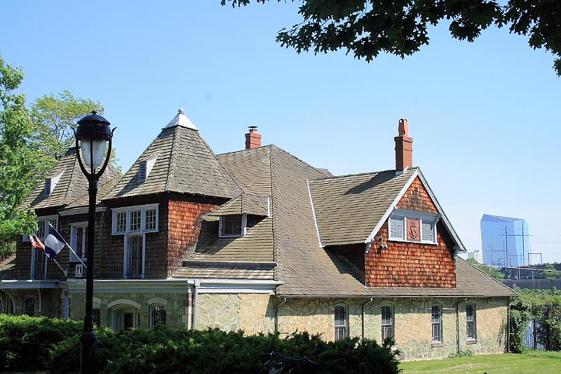 phil0963.JPG - Boathouse Row on the Schuylkill River