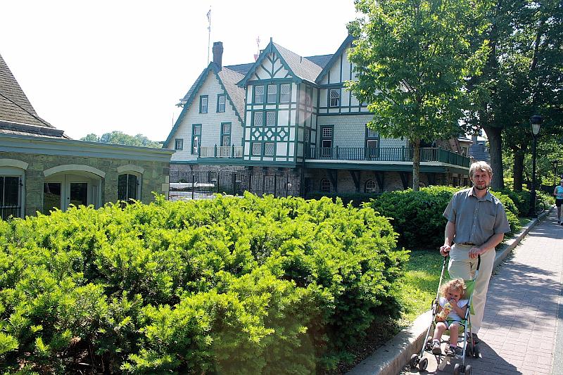 phil0964.JPG - Boathouse Row on the Schuylkill River