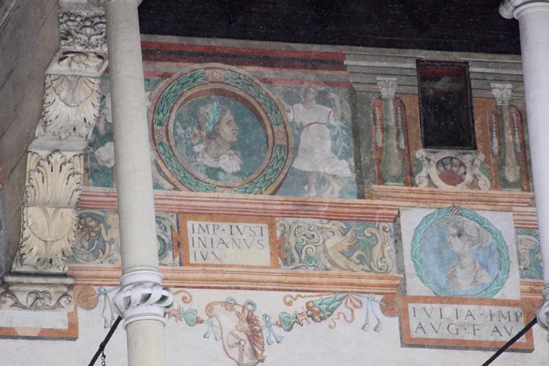 poland030.JPG - Wawel Royal Castle in Krakow