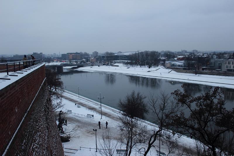 poland049.JPG - View from the Wawel Royal Castle on Vistula river