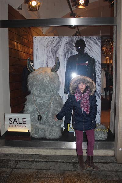 poland062.JPG - Krakow's main square in evening