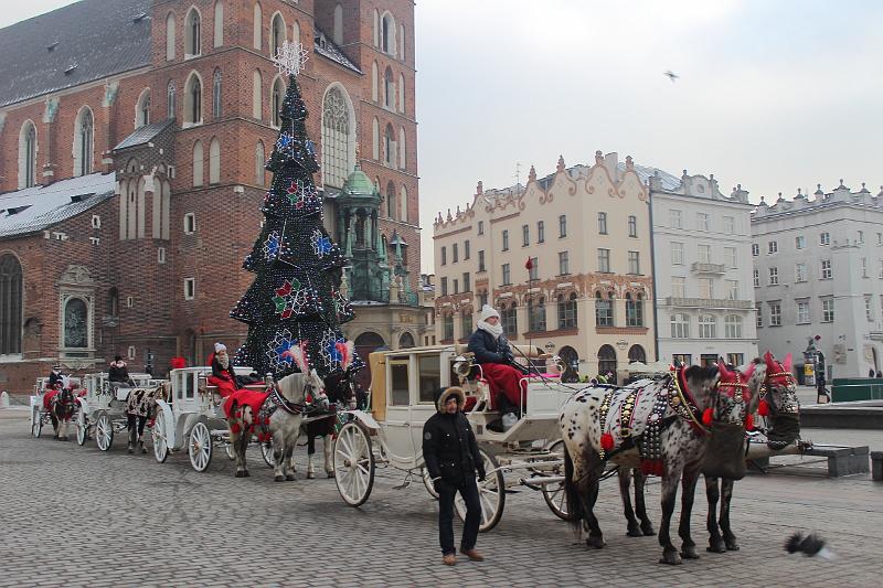 poland091.JPG - Krakow's main square
