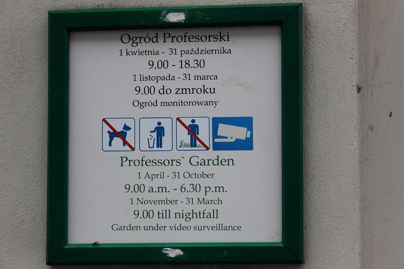 poland103.JPG - Jagiellonian University, Professor's Garden