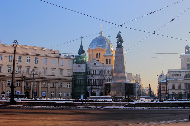 poland166.JPG - Square Wolności in Lodz