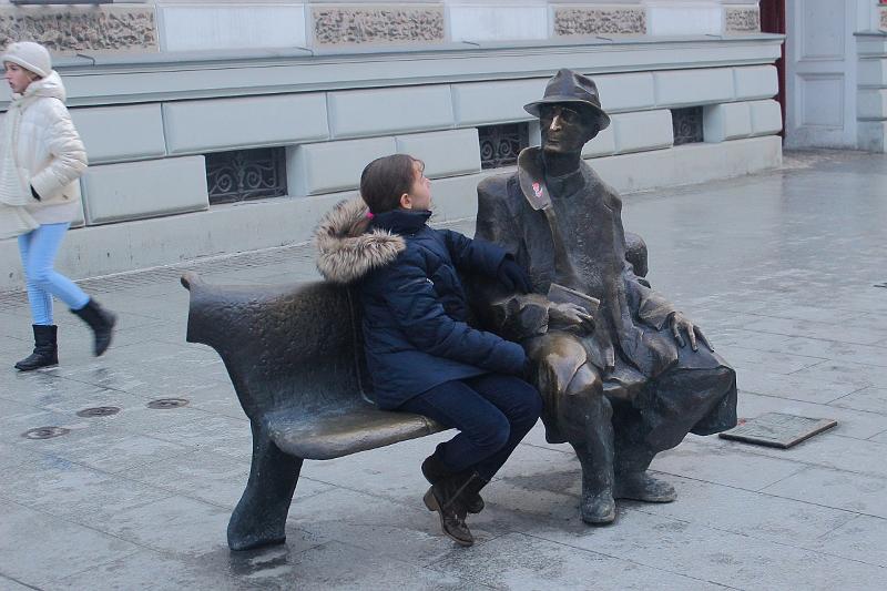 poland181.JPG - With Julian Tuwin, Piotrkowska street, Lodz