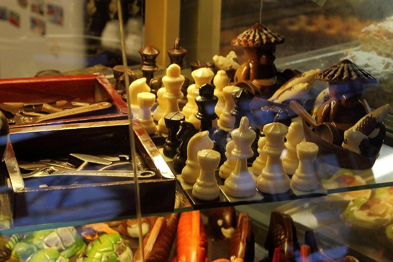 poland183.JPG - In a chocolate store, Piotrkowska street