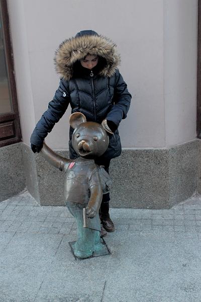 poland184.JPG - A sculpture on Piotrkowska street