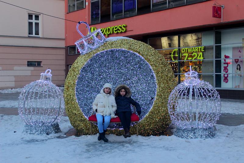 poland187.JPG - Christmas time on Piotrkowska street