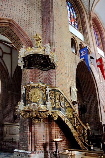 poland013.JPG - Poznan Cathedral