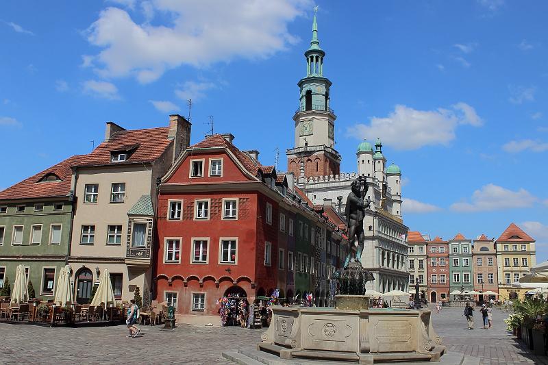 poland037.JPG - Old Market Square of Poznan