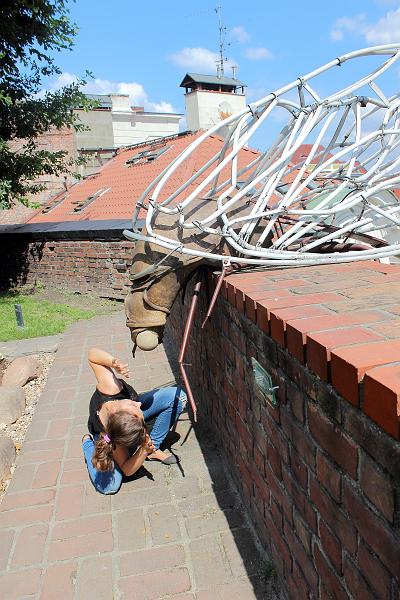 poland049.JPG - In the garden at the Royal Castle in Poznan