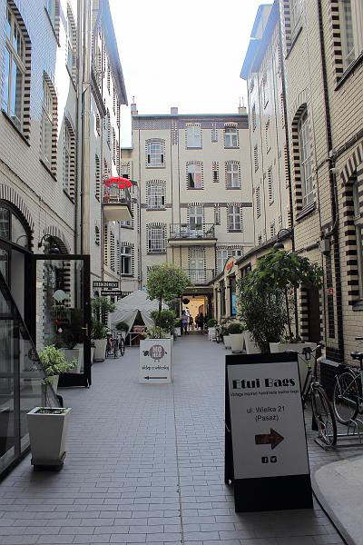 poland073.JPG - Poznan Streets