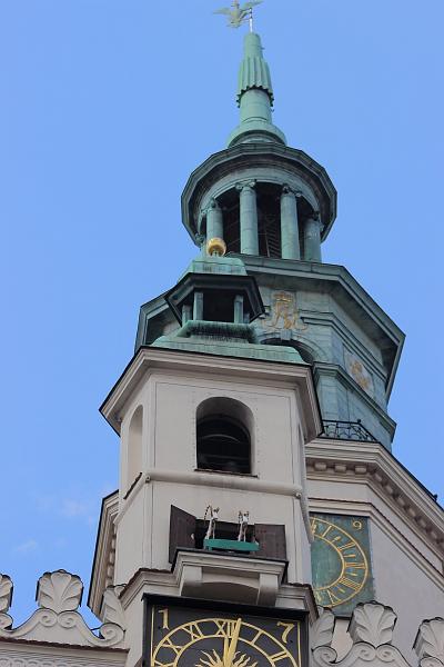 poland117.JPG - Poznan Goats and Tower Clock on Town Hall