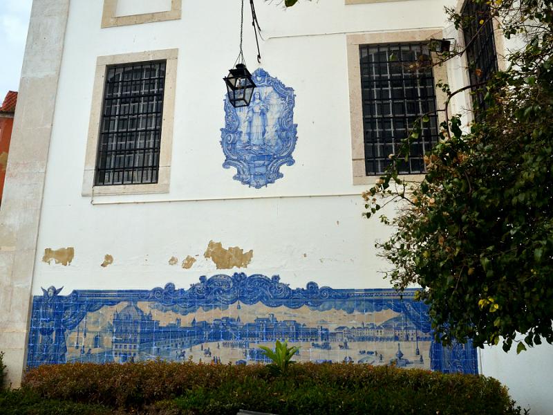 portugal009.jpg - Tile panels on the wall of the Church de Santa Luzia