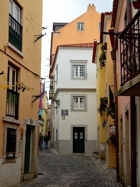 portugal031.jpg - A street in Alfama