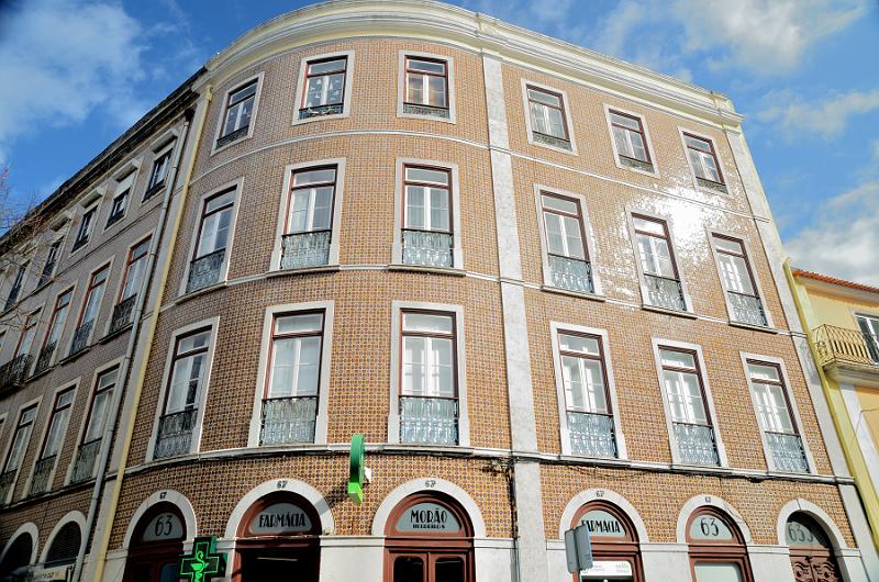 portugal040.jpg - Buildings with tile fronts in Lisbon