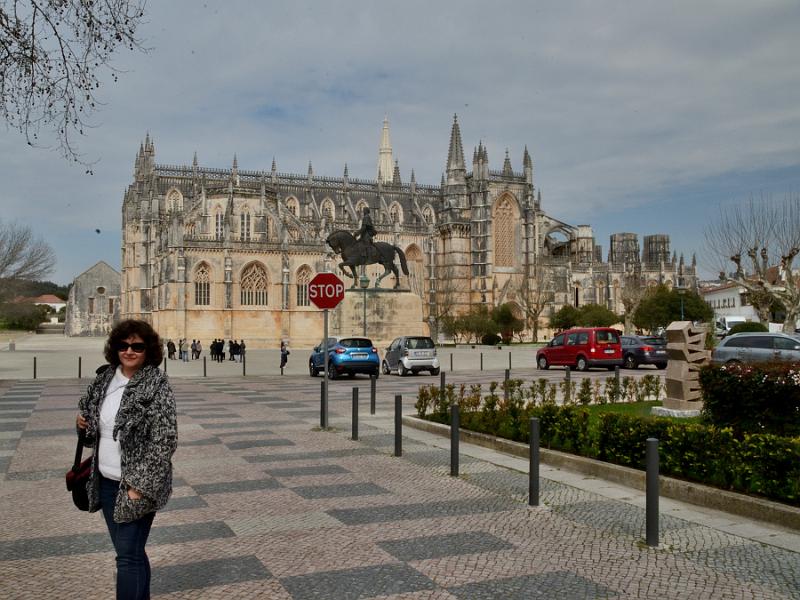 portugal077.jpg - A place near Batalha Monastery