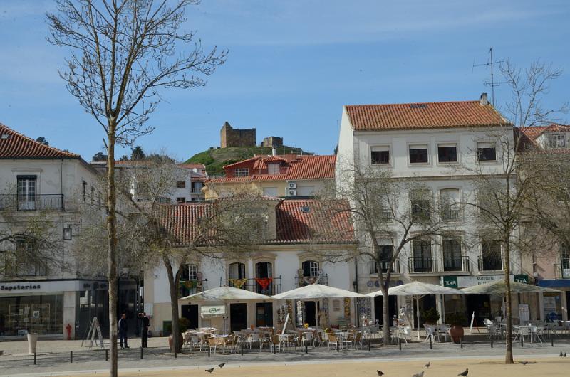 portugal084.jpg - A place in front of the Monastery  in Alcobaça