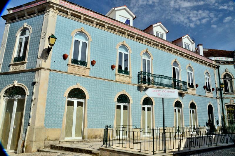portugal086.jpg - A house in Alcobaça