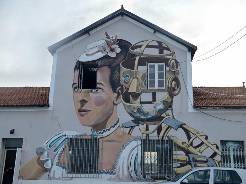 portugal121.jpg - A house in Lisbon