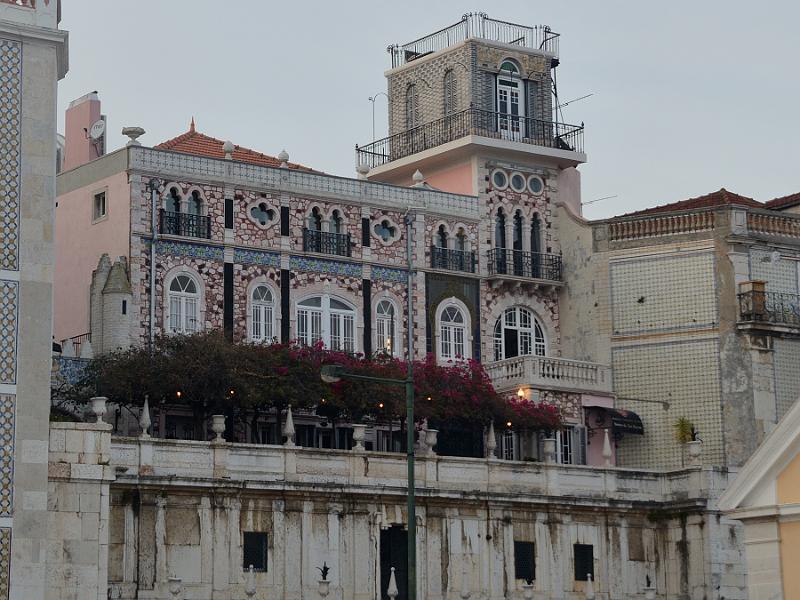 portugal122.jpg - A building in Lisbon
