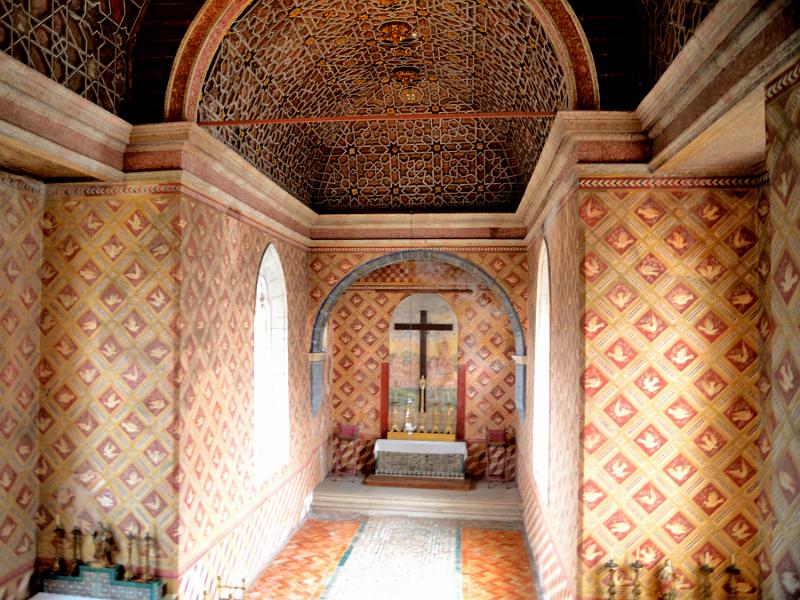 portugal163.jpg - Cappella in the National Palace in Sintra 