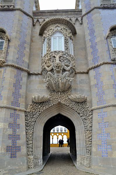 portugal192.jpg - Triton Gate in Pena Palace