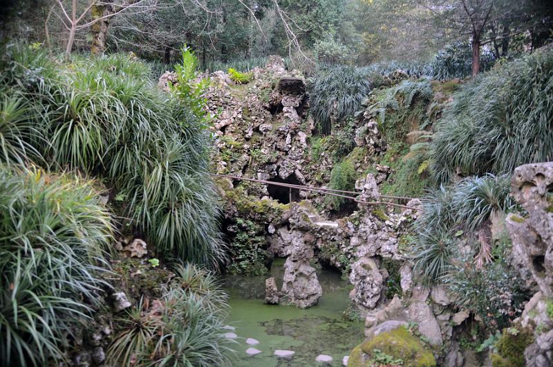 portugal229.jpg - Regaleira Palace Lake