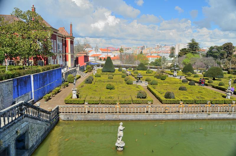 portugal249.jpg - Gardens in the Marquês da Fronteira Palace in Lisbon