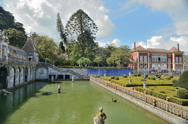 portugal251.jpg - Gardens in the Marquês da Fronteira Palace in Lisbon