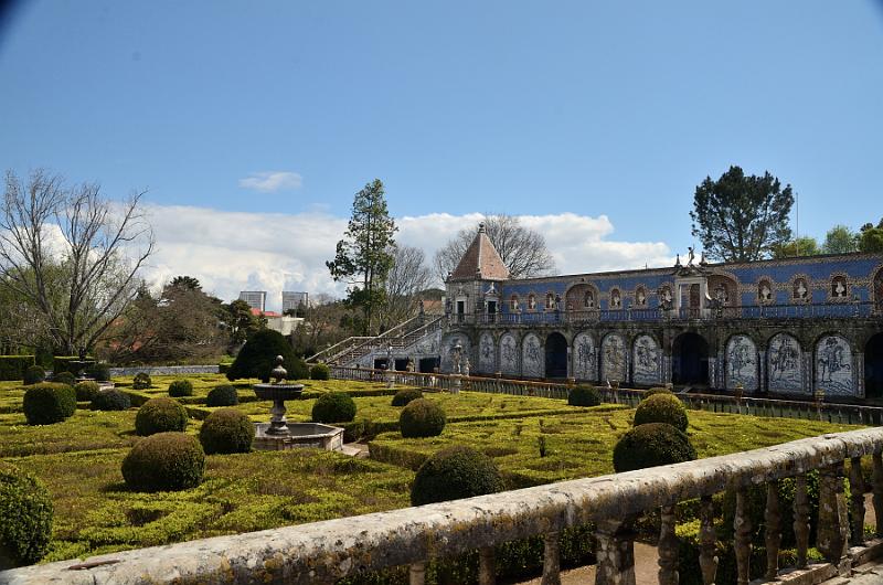 portugal254.jpg - Gardens in the Marquês da Fronteira Palace in Lisbon