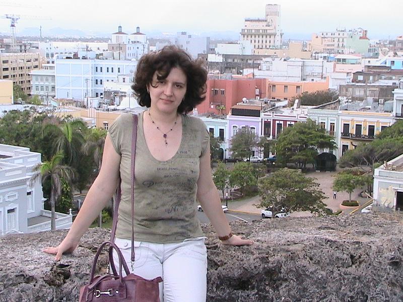 IMG_0568.jpg - View on the Columbus Plaza from San Cristobal