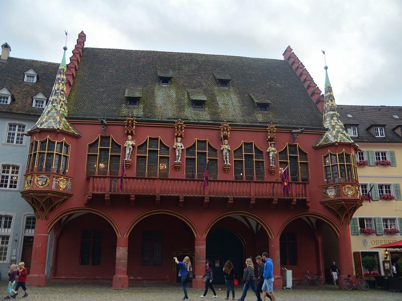 schwarz011.jpg - Kaufhaus on the Cathedral Square in Freiburg