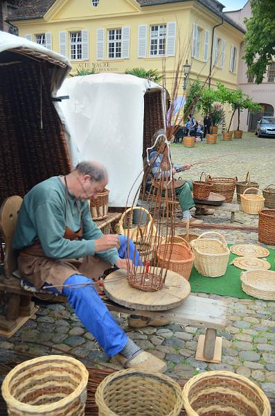 schwarz015.jpg - Market on the Cathedral Square, Freiburg