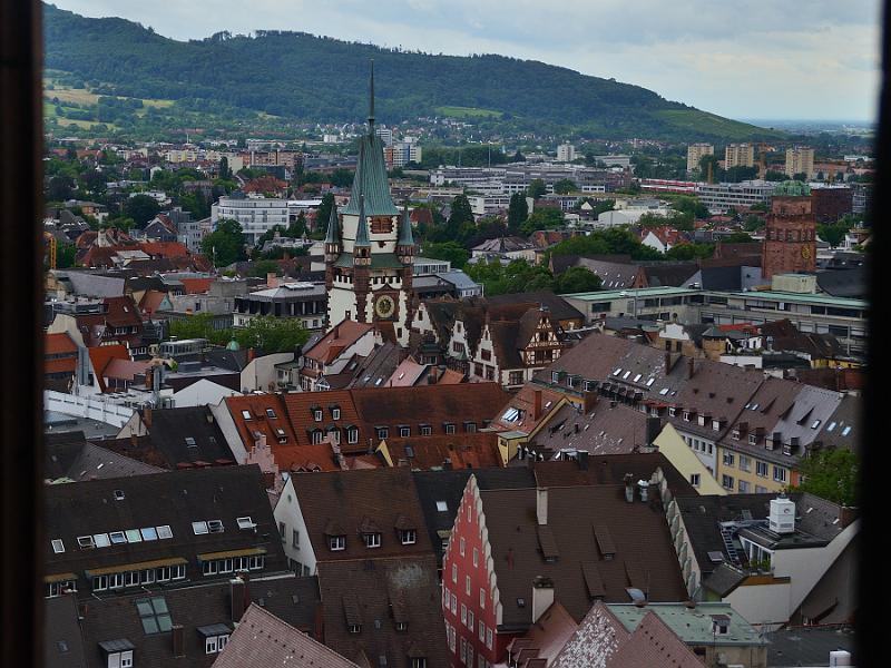 schwarz019.jpg - View on Freiburg from the Cathedral tower