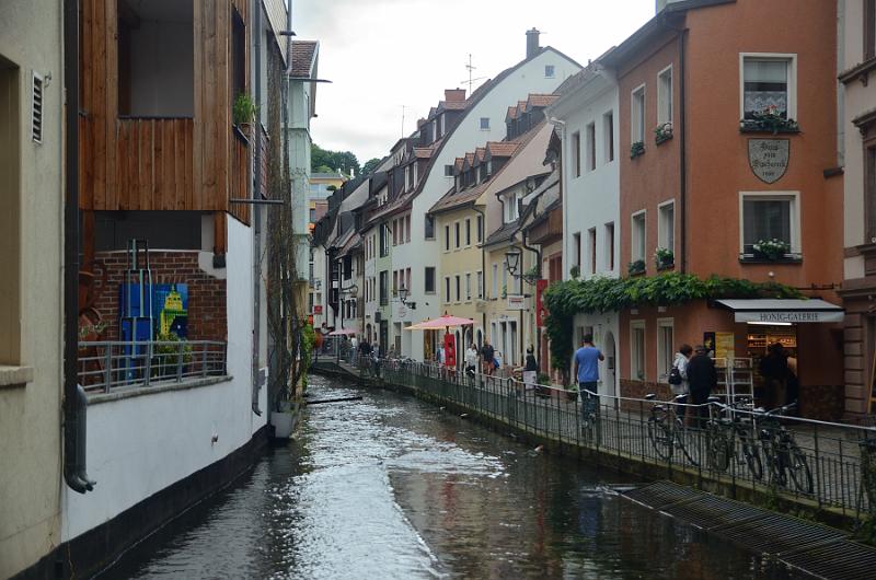 schwarz040.jpg - Canal Fischerau in Freiburg