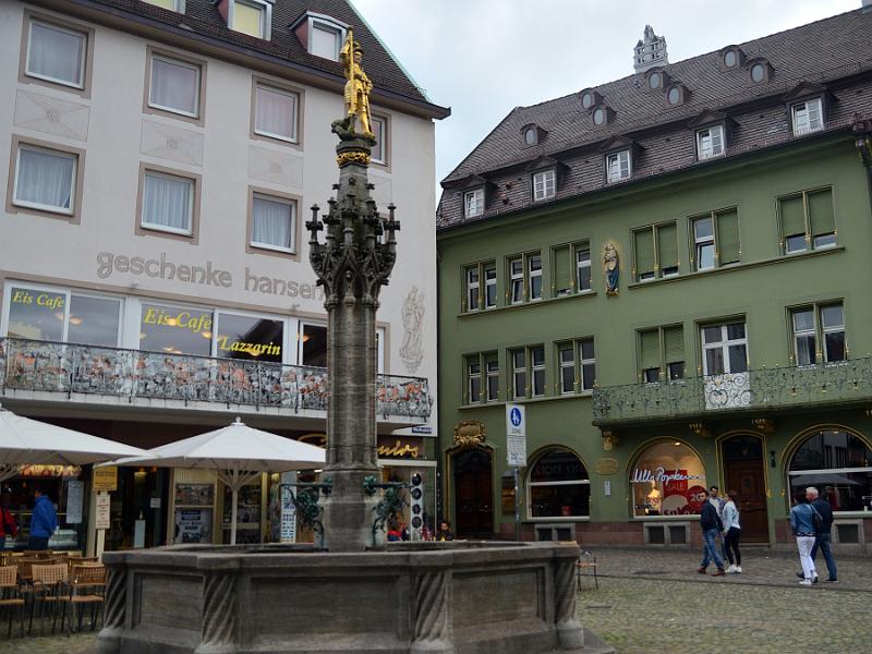 schwarz071.jpg - Freiburg, Cathedral Square
