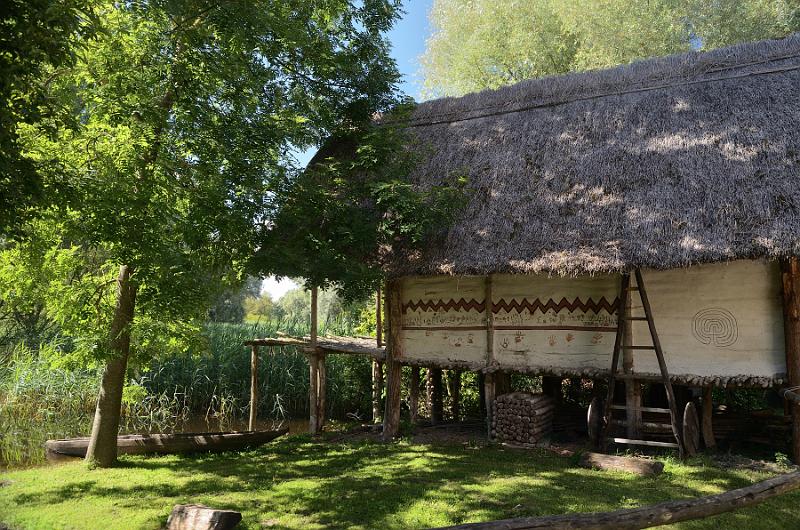 schwarz212.jpg - "Stilt house museum" on Bodensee