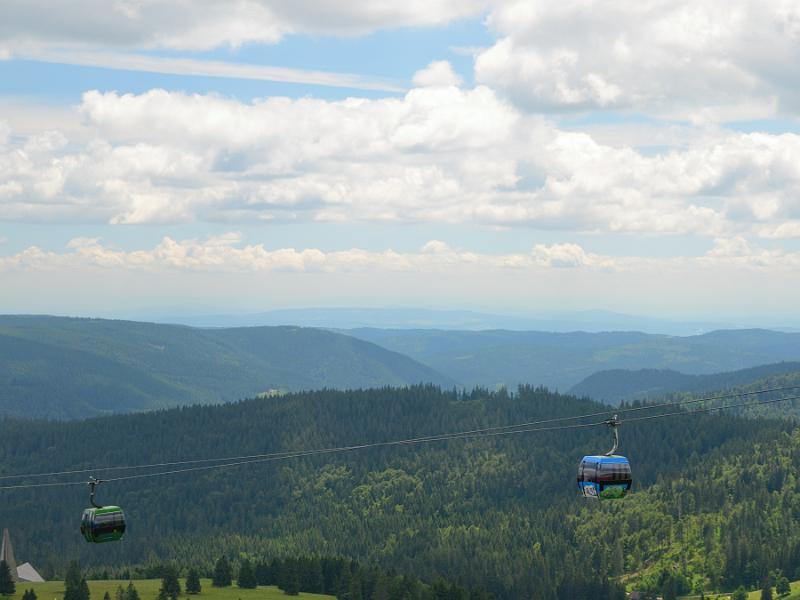 schwarz261.jpg - Cable car to the Feldberg Mountain