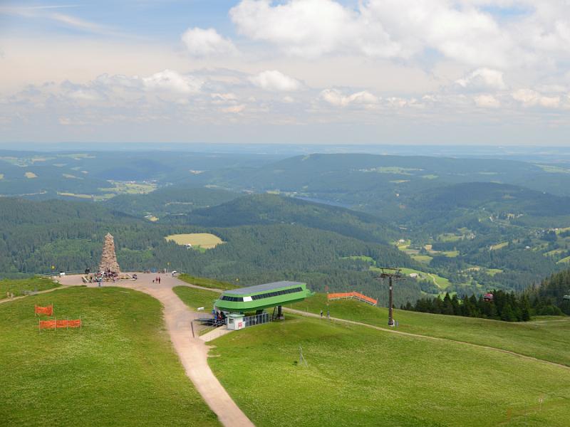 schwarz262.jpg - Cable car to the Feldberg Mountain